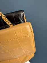 Lade das Bild in den Galerie-Viewer, CHANEL 2.55 DOUBLE CLUTCH
