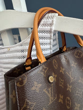 Lade das Bild in den Galerie-Viewer, LOUIS VUITTON MONTAIGNE
