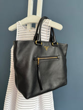 Lade das Bild in den Galerie-Viewer, PRADA VITELLO DAINO SHOPPER
