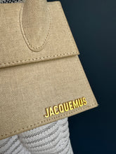 Lade das Bild in den Galerie-Viewer, JACQUEMUS LE-CHIQUITO
