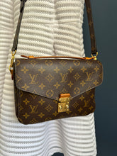 Lade das Bild in den Galerie-Viewer, LOUIS VUITTON MÉTIS
