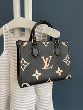 Lade das Bild in den Galerie-Viewer, LOUIS VUITTON ONTHEGO PM BICOLOR
