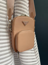 Lade das Bild in den Galerie-Viewer, PRADA CROSSBODY BAG
