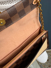 Lade das Bild in den Galerie-Viewer, LOUIS VUITTON VAVIN CHAIN
