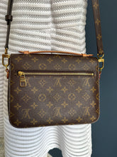 Lade das Bild in den Galerie-Viewer, LOUIS VUITTON MÉTIS

