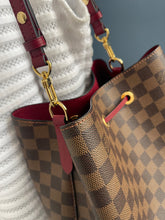 Lade das Bild in den Galerie-Viewer, LOUIS VUITTON NÉONOÉ MM CHERRY
