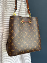 Lade das Bild in den Galerie-Viewer, LOUISS VUITTON NÉONOÉ
