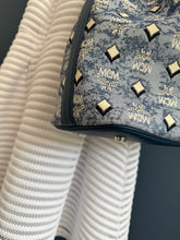 Lade das Bild in den Galerie-Viewer, MCM DESSAU BEUTEL LARGE
