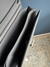 Lade das Bild in den Galerie-Viewer, CÉLINE BOX
