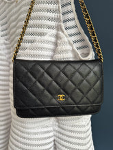 Lade das Bild in den Galerie-Viewer, CHANEL WOC
