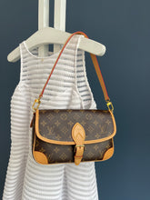 Lade das Bild in den Galerie-Viewer, LOUIS VUITTON DIANE
