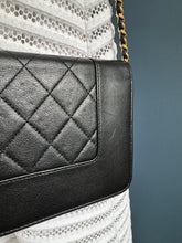 Lade das Bild in den Galerie-Viewer, CHANEL MADEMOISELLE WOC
