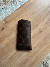 Lade das Bild in den Galerie-Viewer, LOUIS VUITTON BRILLENETUI
