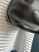 Lade das Bild in den Galerie-Viewer, CHANEL VINTAGE BEUTEL
