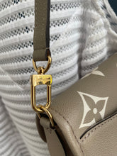 Lade das Bild in den Galerie-Viewer, LOUIS VUITTON DIANE EMPREINTE BICOLOR
