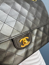 Lade das Bild in den Galerie-Viewer, CHANEL TIMELESS MEDIUM
