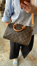 Lade das Bild in den Galerie-Viewer, LOUIS VUITTON SPEEDY 25 MIT SCHULTERRIEMEN
