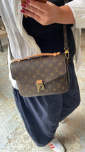 Lade das Bild in den Galerie-Viewer, LOUIS VUITTON MÉTIS
