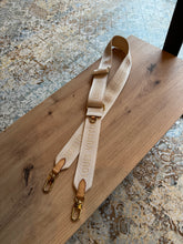 Lade das Bild in den Galerie-Viewer, LOUIS VUITTON SCHULTERRIEMEN
