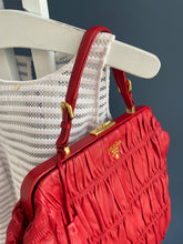 Lade das Bild in den Galerie-Viewer, PRADA NAPPALEDER SHOPPER

