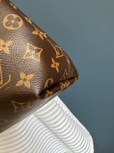 Lade das Bild in den Galerie-Viewer, LOUIS VUITTON GRACEFUL MM
