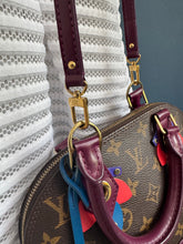 Lade das Bild in den Galerie-Viewer, LOUIS VUITTON ALMA BB LOVE BIRDS
