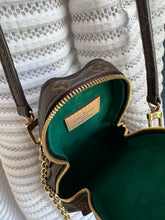 Lade das Bild in den Galerie-Viewer, LOUIS VUITTON X SUN YITIAN RABBIT
