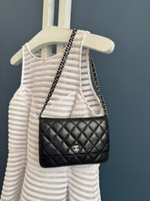 Lade das Bild in den Galerie-Viewer, CHANEL WOC
