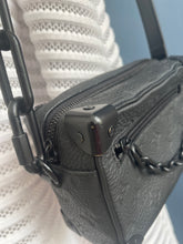 Lade das Bild in den Galerie-Viewer, LOUIS VUITTON MINI SOFT TRUNK
