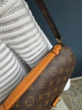 Lade das Bild in den Galerie-Viewer, LOUIS VUITTON MÉTIS
