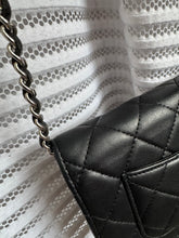 Lade das Bild in den Galerie-Viewer, CHANEL WOC
