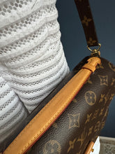 Lade das Bild in den Galerie-Viewer, LOUIS VUITTON MÉTIS

