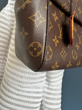 Lade das Bild in den Galerie-Viewer, LOUIS VUITTON CLUNY BB
