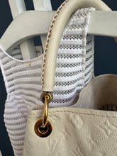 Lade das Bild in den Galerie-Viewer, LOUIS VUITTON ARTSY EMPTREINTE
