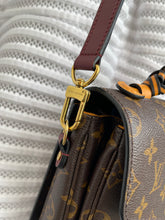 Lade das Bild in den Galerie-Viewer, LOUIS VUITTON MÉTIS
