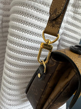 Lade das Bild in den Galerie-Viewer, LOUIS VUITTON MÉTIS REVERSE
