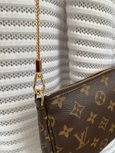 Lade das Bild in den Galerie-Viewer, LOUIS VUITTON POCHETTE
