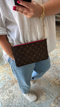 Lade das Bild in den Galerie-Viewer, LOUIS VUITTON CLUTCH
