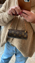 Lade das Bild in den Galerie-Viewer, LOUIS VUITTON PAPILLON MINI
