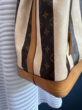 Lade das Bild in den Galerie-Viewer, LOUIS VUITTON NOÉ GRANDE RAYURES
