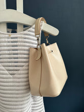 Lade das Bild in den Galerie-Viewer, LOUIS VUITTON NÉONOÉ BB EPI
