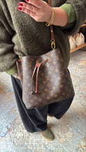 Lade das Bild in den Galerie-Viewer, LOUISS VUITTON NÉONOÉ
