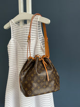 Lade das Bild in den Galerie-Viewer, LOUIS VUITTON NOÉ PETIT
