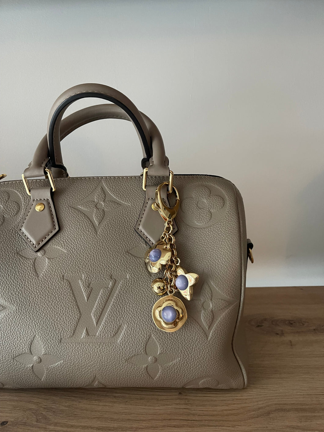 LOUIS VUITTON SCHLÜSSELANHÄNGER/ TASCHENANHÄNGER