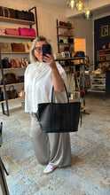 Lade das Bild in den Galerie-Viewer, MCM SHOPPER MEDIUM
