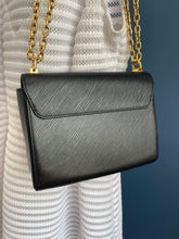 Lade das Bild in den Galerie-Viewer, LOUIS VUITTON TWIST MM
