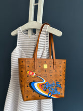 Lade das Bild in den Galerie-Viewer, MCM TONI SHOPPER
