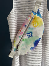 Lade das Bild in den Galerie-Viewer, LOUIS VUITTON WATERCOLOR BUMBAG
