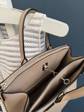 Lade das Bild in den Galerie-Viewer, LOUIS VUITTON CITY STEAMER

