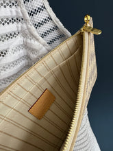 Lade das Bild in den Galerie-Viewer, LOUIS VUITTON CLUTCH
